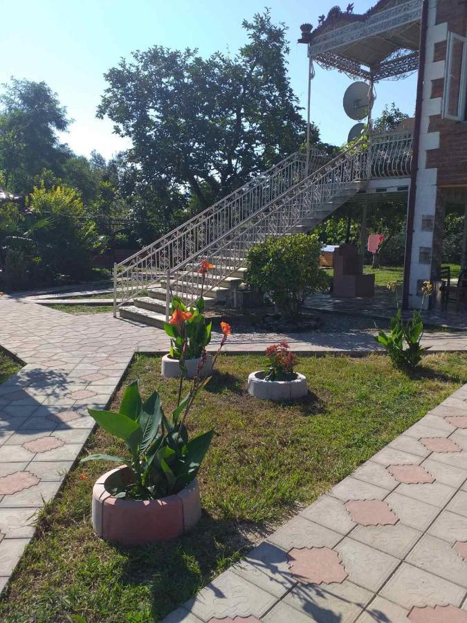 Guest House Danelia Мартвили Екстериор снимка