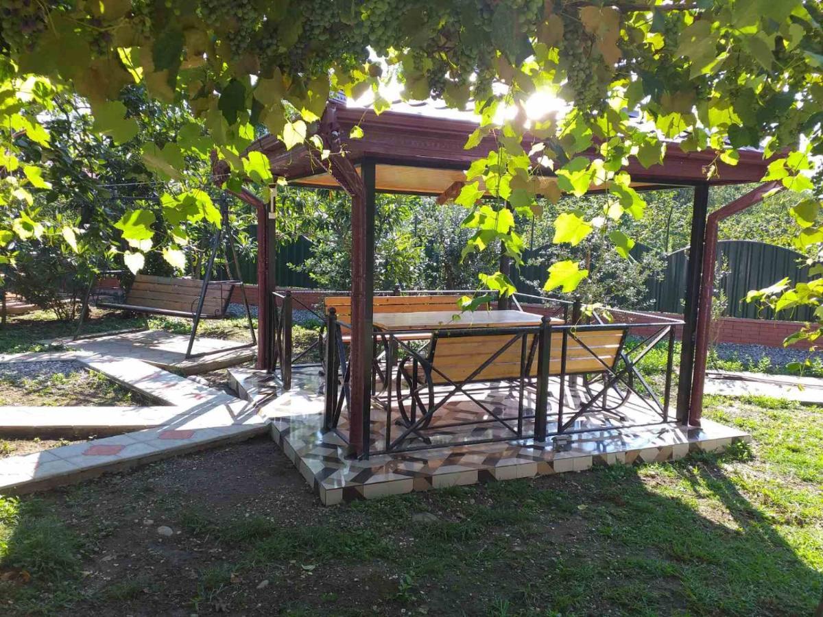 Guest House Danelia Мартвили Екстериор снимка