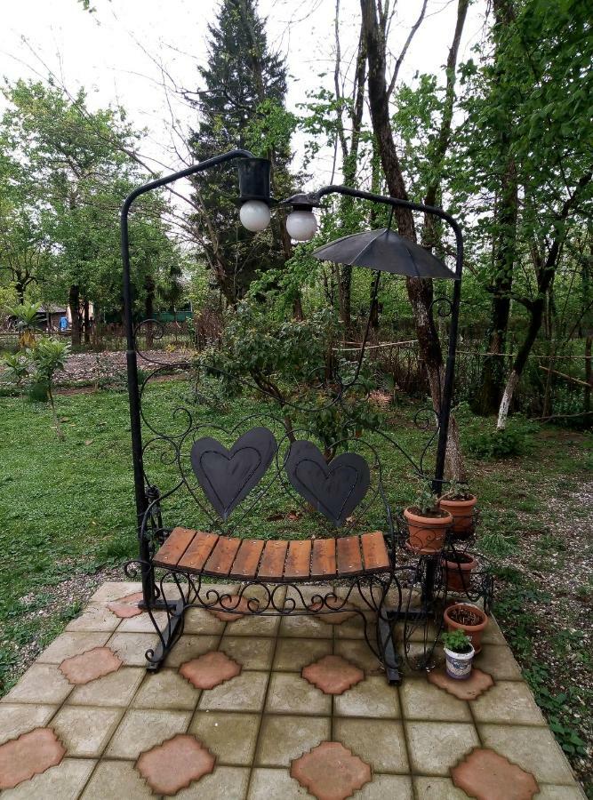 Guest House Danelia Мартвили Екстериор снимка