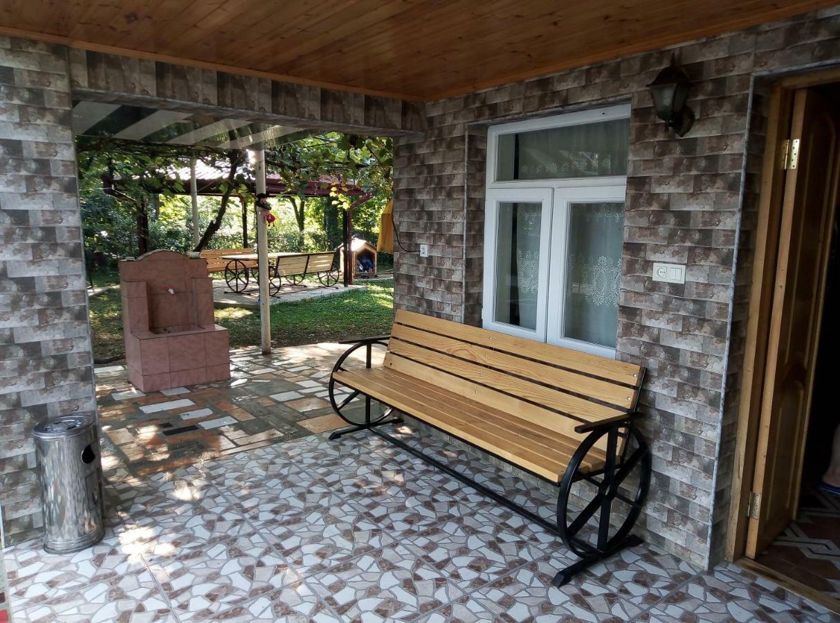 Guest House Danelia Мартвили Екстериор снимка